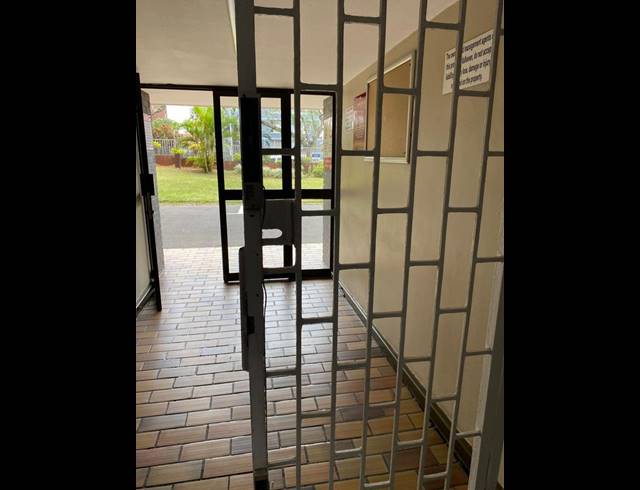 2 BEDROOM APARTMENT FOR SALE IN BEREA